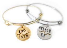 Load image into Gallery viewer, Beach Badge Expandable Bangle
