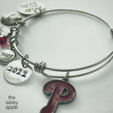 Load and play video in Gallery viewer, Phillies &quot;I love this game&quot; Necklace!
